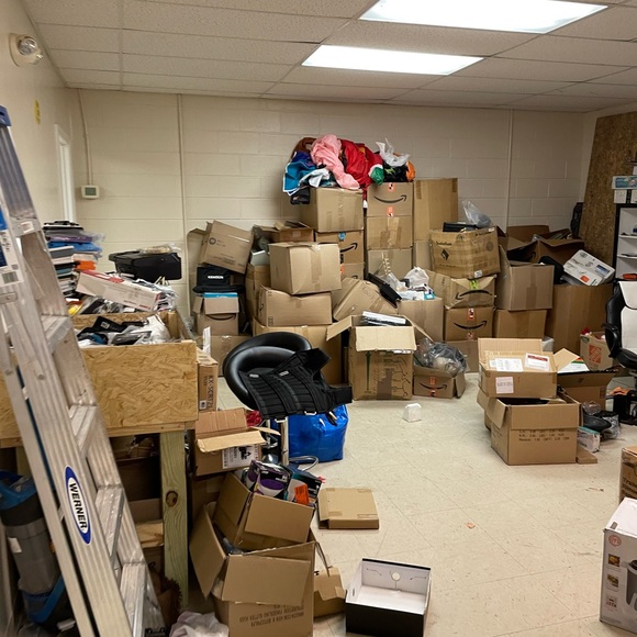 Mystery box guaranteed 20 items for a box of $20 items guaranteed worth more $20 - Picture 7 of 11